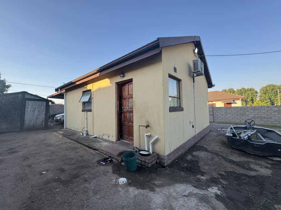 2 Bedroom Property for Sale in Mpophomeni KwaZulu-Natal