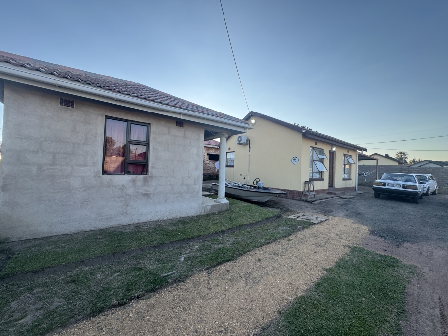 2 Bedroom Property for Sale in Mpophomeni KwaZulu-Natal