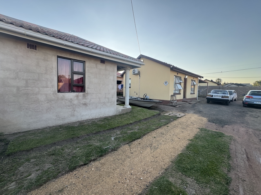 2 Bedroom Property for Sale in Mpophomeni KwaZulu-Natal