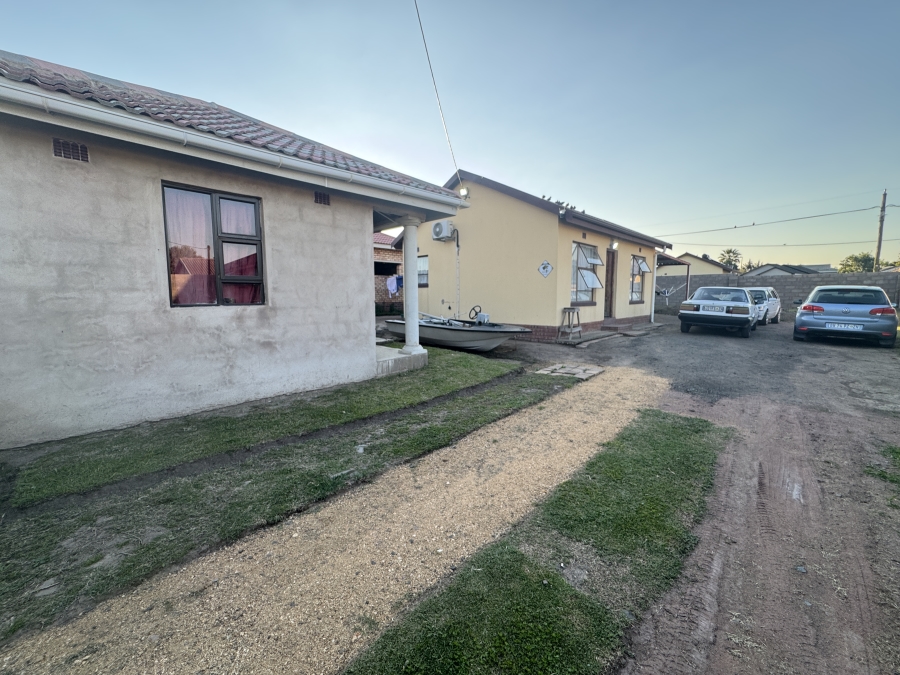 2 Bedroom Property for Sale in Mpophomeni KwaZulu-Natal