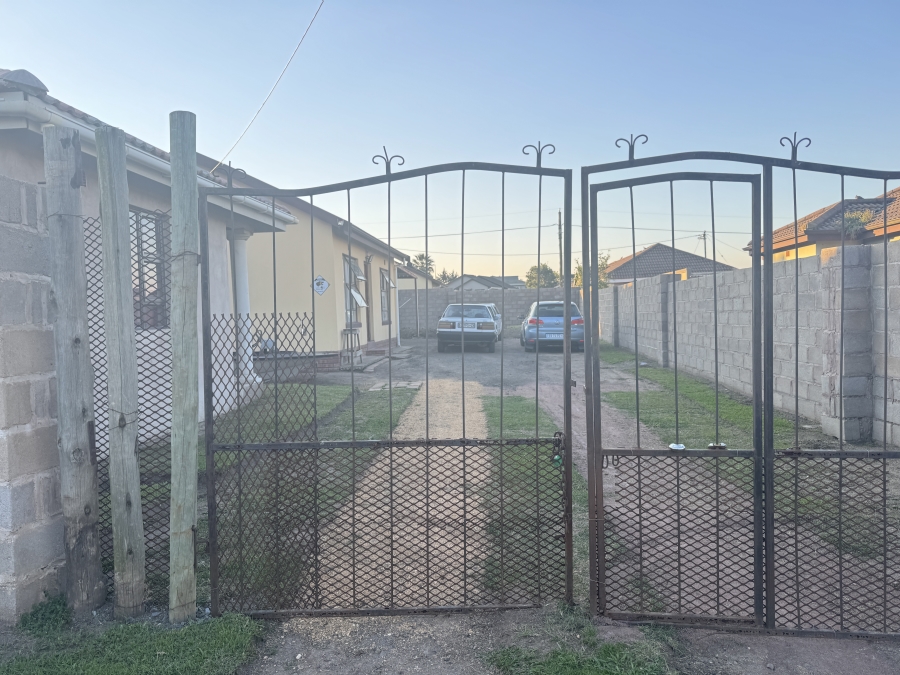 2 Bedroom Property for Sale in Mpophomeni KwaZulu-Natal