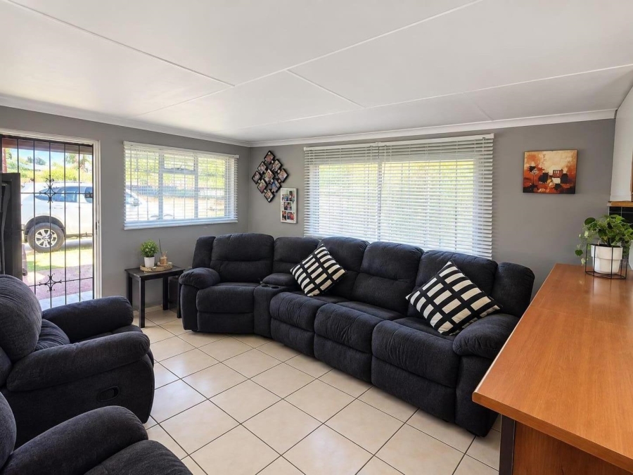 5 Bedroom Property for Sale in Huttenheights KwaZulu-Natal