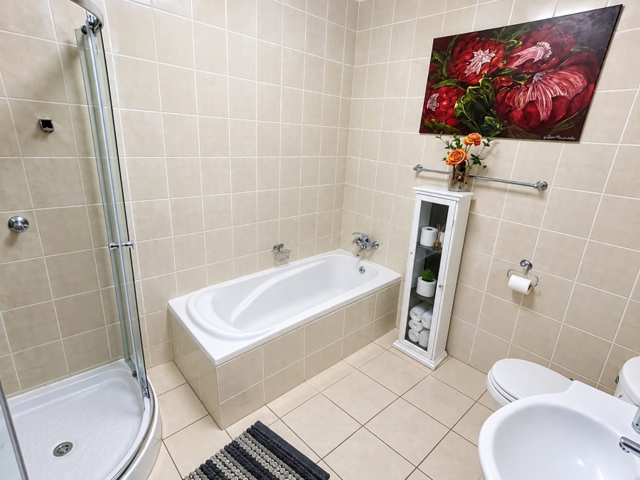 5 Bedroom Property for Sale in Huttenheights KwaZulu-Natal