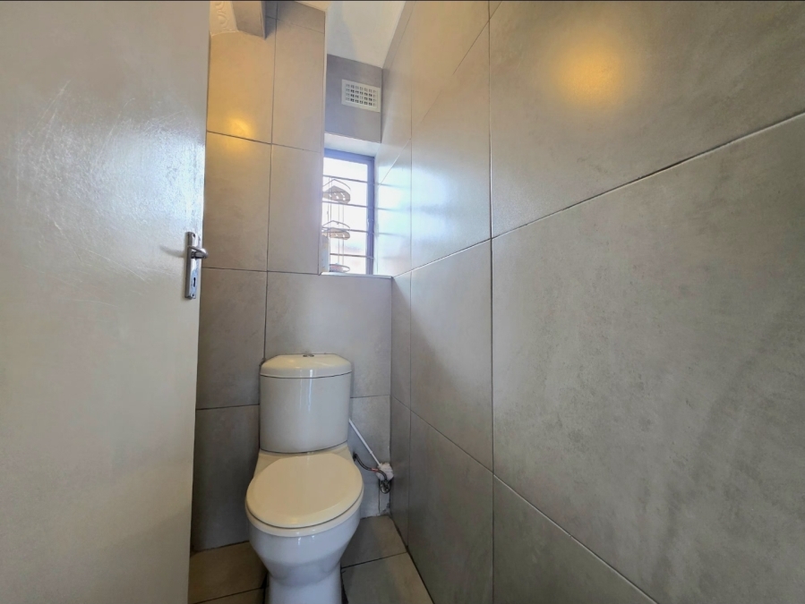3 Bedroom Property for Sale in Amanzimtoti KwaZulu-Natal