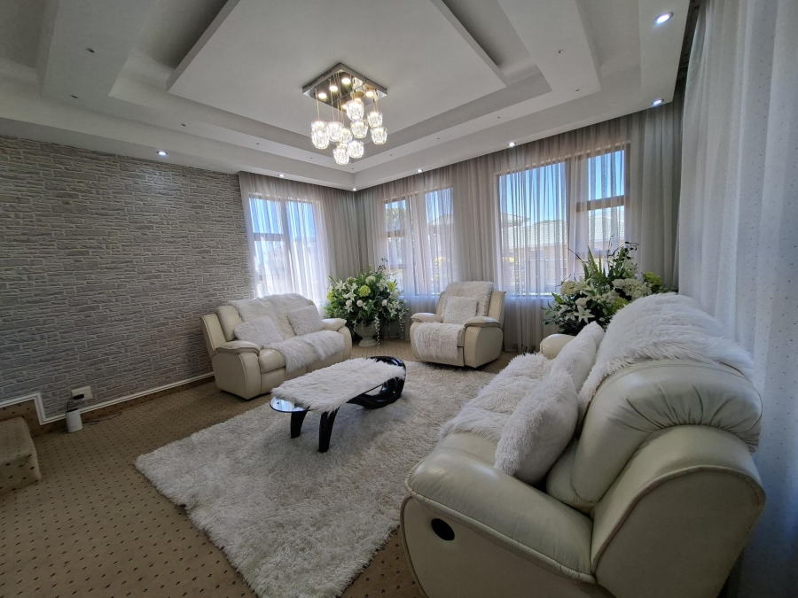 5 Bedroom Property for Sale in Somerset Park KwaZulu-Natal
