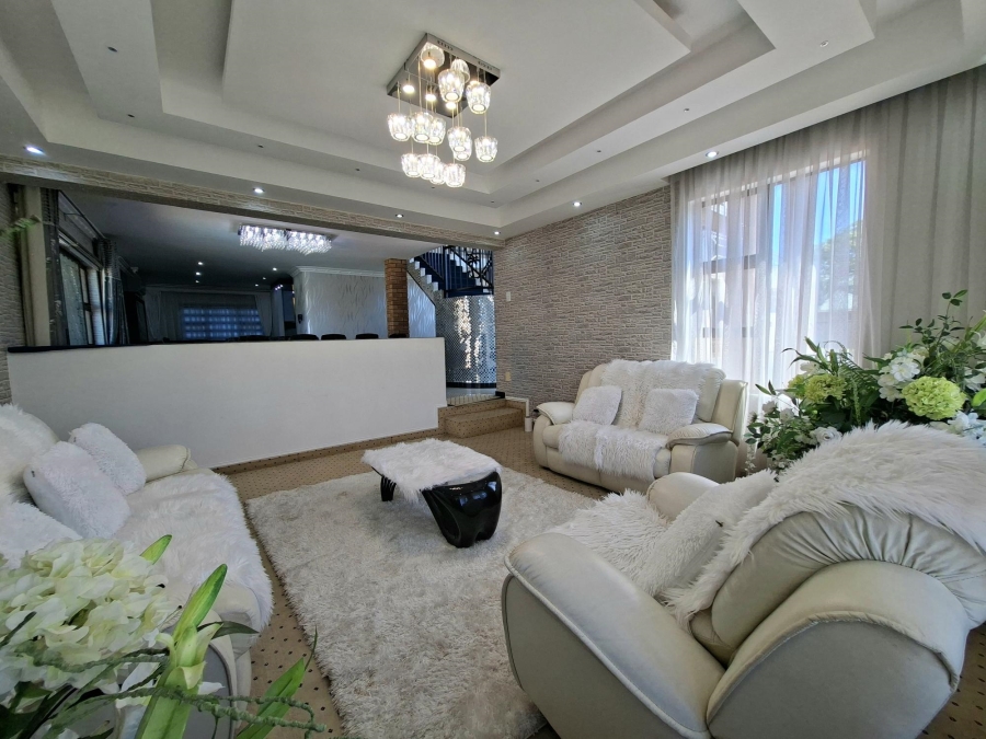 5 Bedroom Property for Sale in Somerset Park KwaZulu-Natal