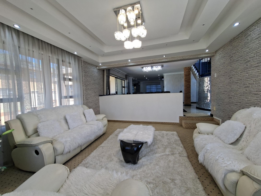 5 Bedroom Property for Sale in Somerset Park KwaZulu-Natal