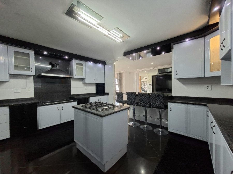 5 Bedroom Property for Sale in Somerset Park KwaZulu-Natal