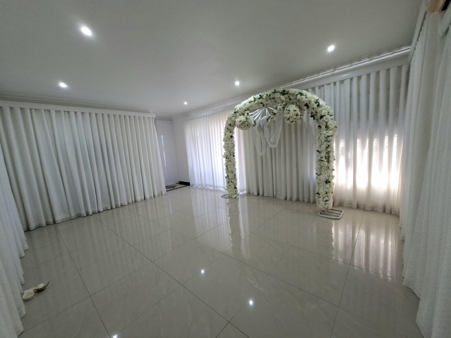 5 Bedroom Property for Sale in Somerset Park KwaZulu-Natal