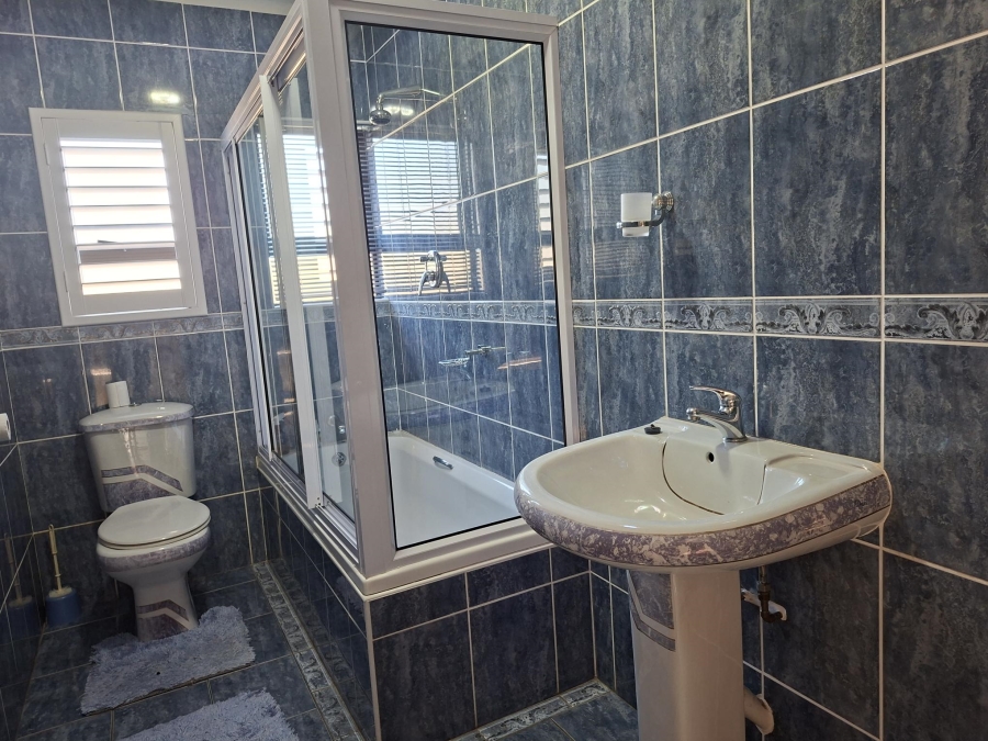 5 Bedroom Property for Sale in Somerset Park KwaZulu-Natal