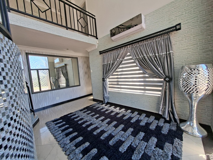 5 Bedroom Property for Sale in Somerset Park KwaZulu-Natal
