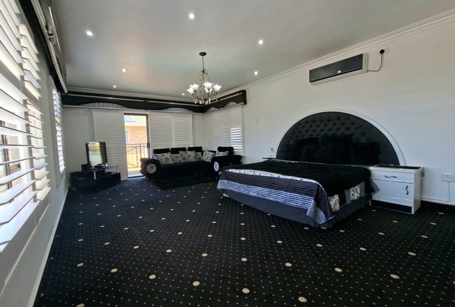 5 Bedroom Property for Sale in Somerset Park KwaZulu-Natal