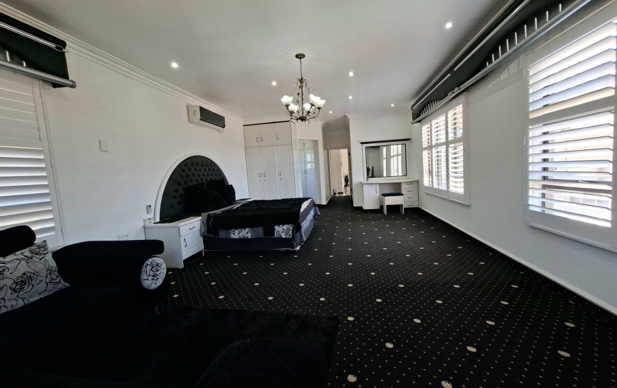 5 Bedroom Property for Sale in Somerset Park KwaZulu-Natal