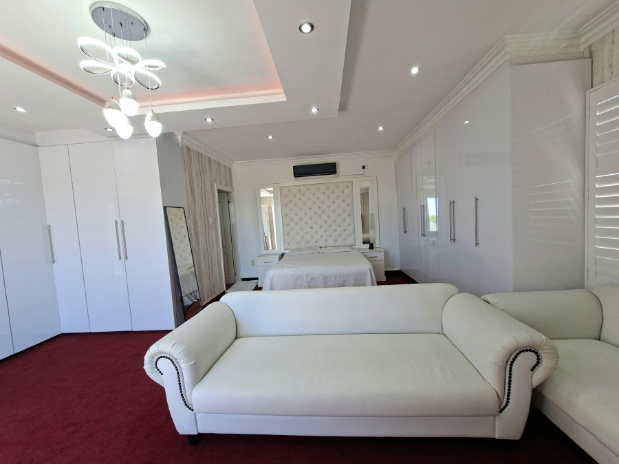 5 Bedroom Property for Sale in Somerset Park KwaZulu-Natal