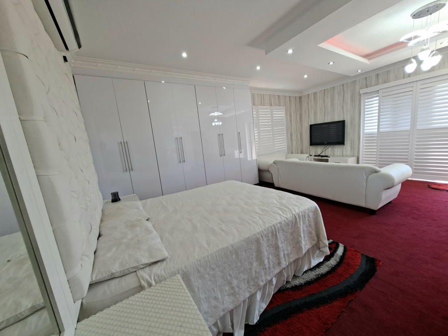 5 Bedroom Property for Sale in Somerset Park KwaZulu-Natal
