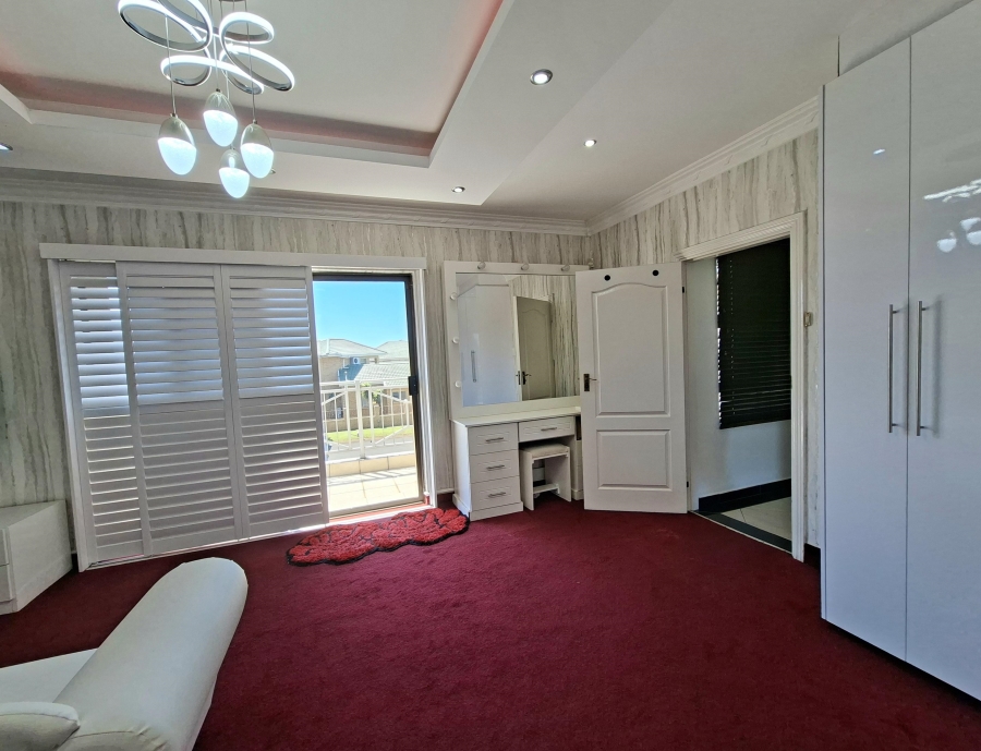 5 Bedroom Property for Sale in Somerset Park KwaZulu-Natal
