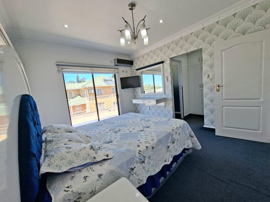 5 Bedroom Property for Sale in Somerset Park KwaZulu-Natal