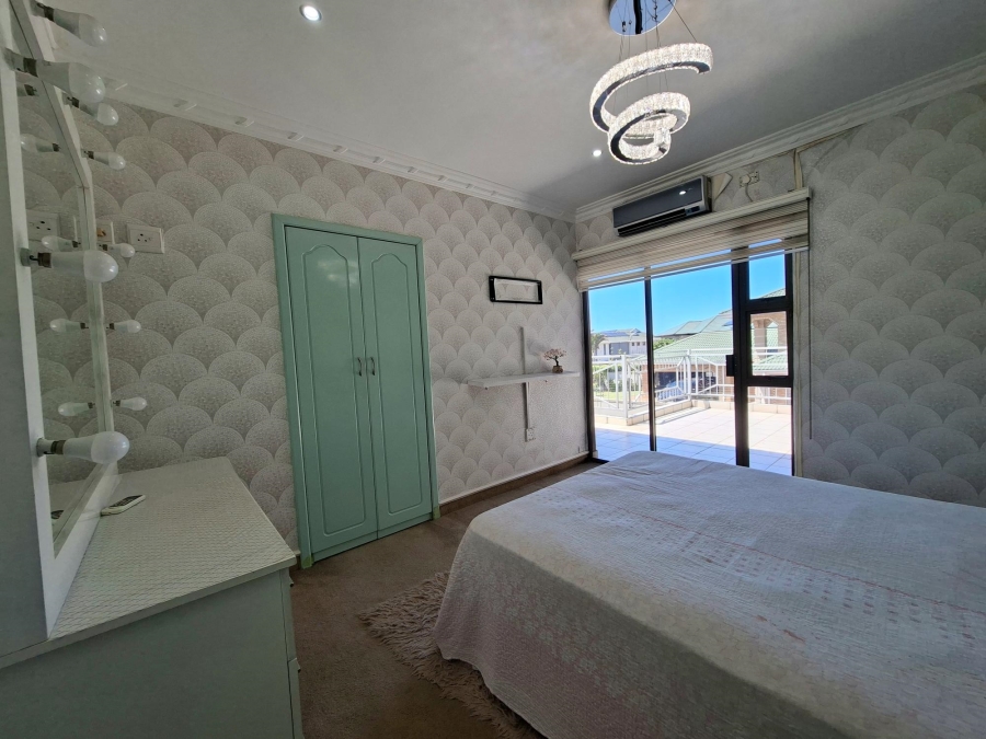 5 Bedroom Property for Sale in Somerset Park KwaZulu-Natal