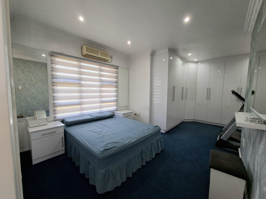 5 Bedroom Property for Sale in Somerset Park KwaZulu-Natal