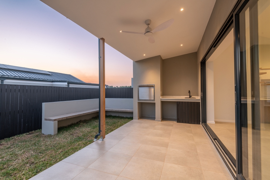 To Let 4 Bedroom Property for Rent in Sheffield Beach KwaZulu-Natal