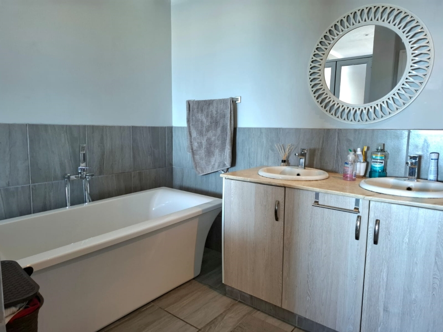 2 Bedroom Property for Sale in La Mercy KwaZulu-Natal