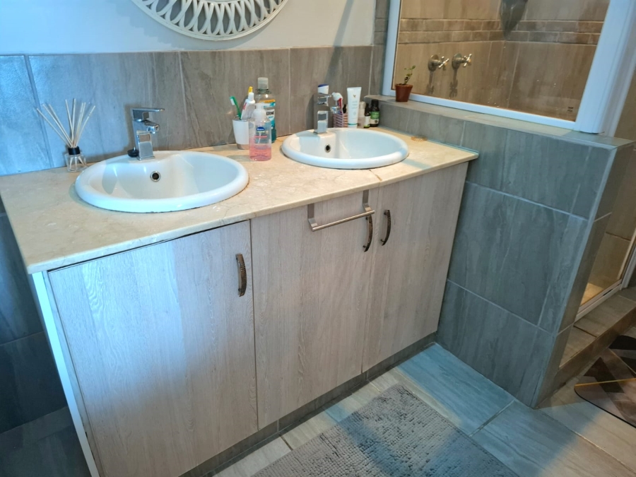 2 Bedroom Property for Sale in La Mercy KwaZulu-Natal