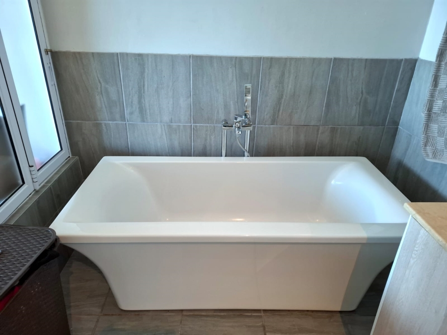 2 Bedroom Property for Sale in La Mercy KwaZulu-Natal