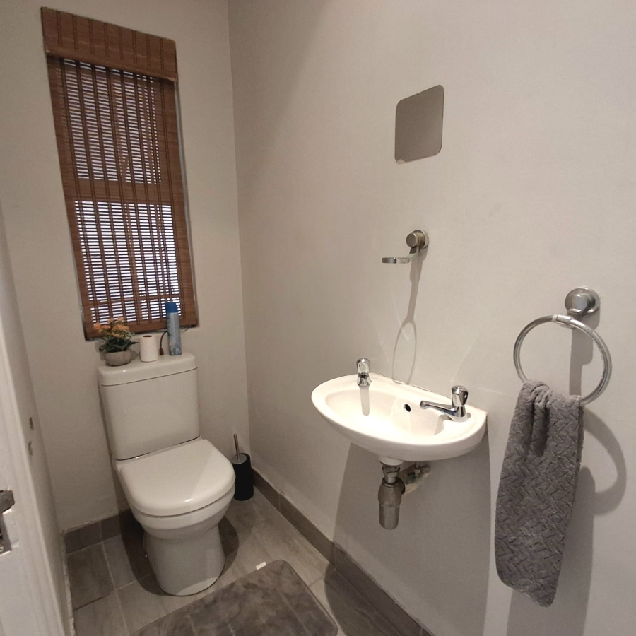 2 Bedroom Property for Sale in La Mercy KwaZulu-Natal