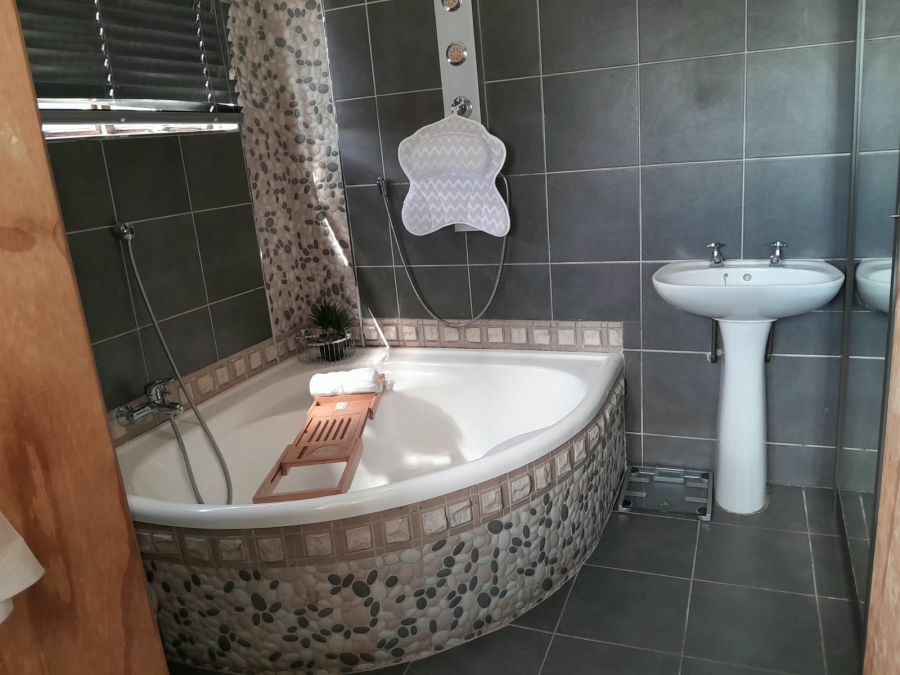 3 Bedroom Property for Sale in Orient Hills KwaZulu-Natal