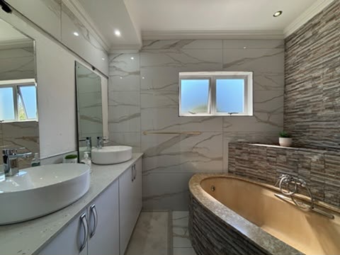 4 Bedroom Property for Sale in Reservoir Hills KwaZulu-Natal