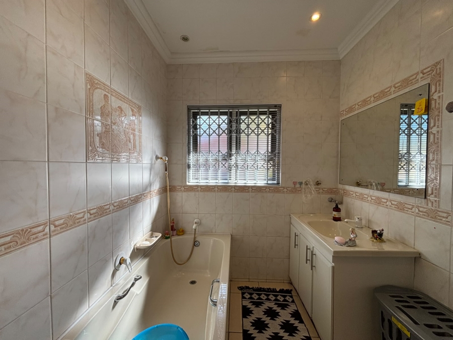 4 Bedroom Property for Sale in Greenwood Park KwaZulu-Natal