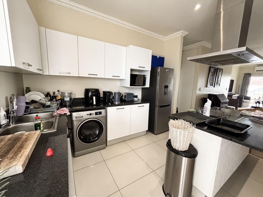 To Let 2 Bedroom Property for Rent in La Lucia KwaZulu-Natal