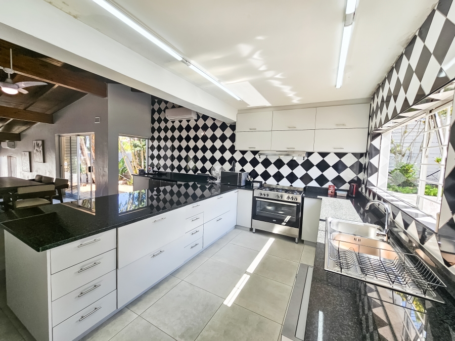 To Let 4 Bedroom Property for Rent in Umhlanga KwaZulu-Natal