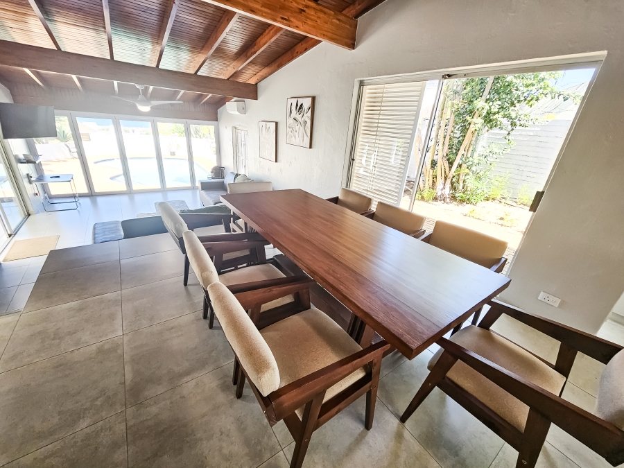 To Let 4 Bedroom Property for Rent in Umhlanga KwaZulu-Natal