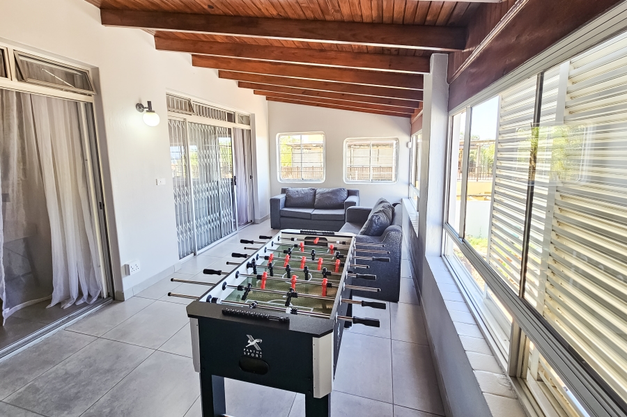 To Let 4 Bedroom Property for Rent in Umhlanga KwaZulu-Natal