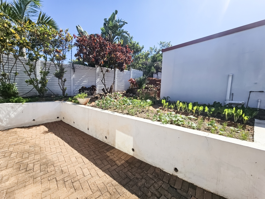To Let 4 Bedroom Property for Rent in Umhlanga KwaZulu-Natal