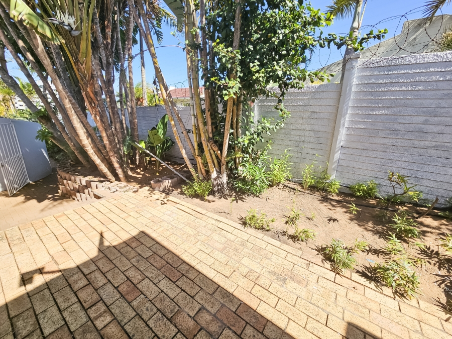 To Let 4 Bedroom Property for Rent in Umhlanga KwaZulu-Natal