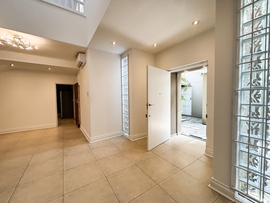 To Let 5 Bedroom Property for Rent in Umhlanga KwaZulu-Natal