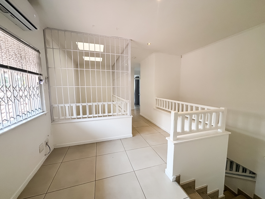 To Let 5 Bedroom Property for Rent in Umhlanga KwaZulu-Natal