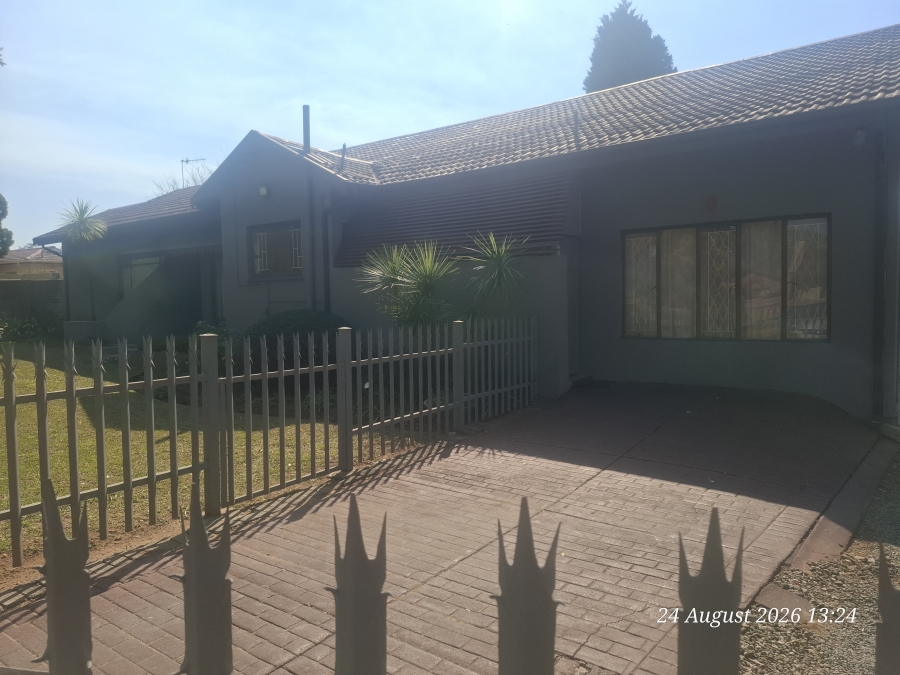 4 Bedroom Property for Sale in Pioneer Park KwaZulu-Natal