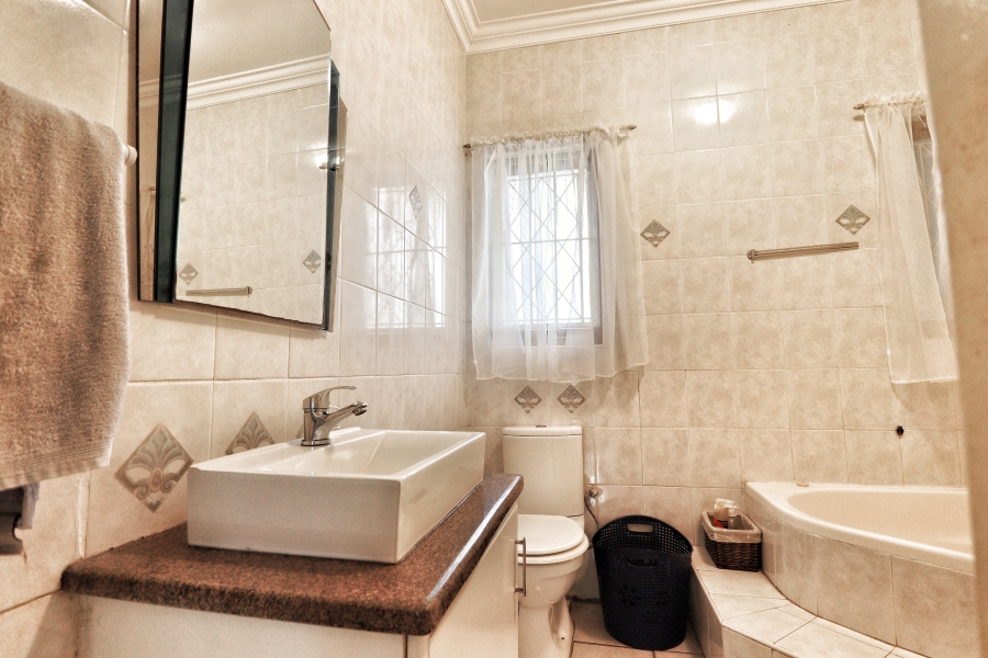 5 Bedroom Property for Sale in Meer En See KwaZulu-Natal