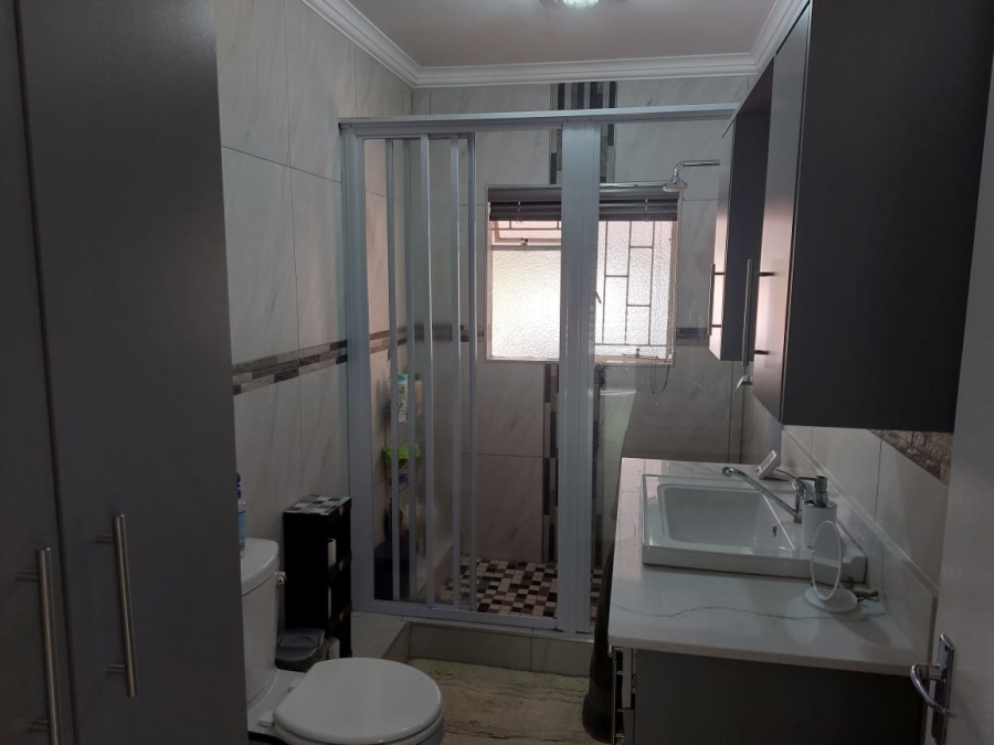 3 Bedroom Property for Sale in Huttenheights KwaZulu-Natal