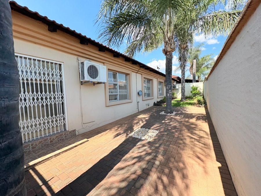 To Let 3 Bedroom Property for Rent in Pioneer Park KwaZulu-Natal