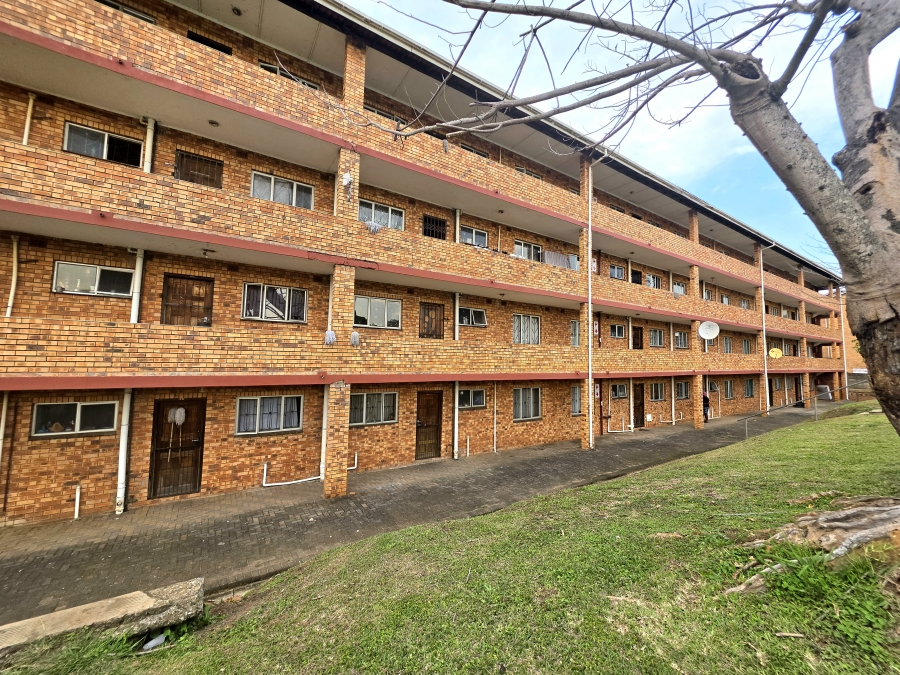 2 Bedroom Property for Sale in Empangeni Central KwaZulu-Natal