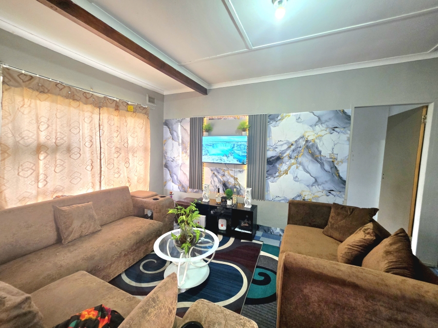 2 Bedroom Property for Sale in Empangeni Central KwaZulu-Natal