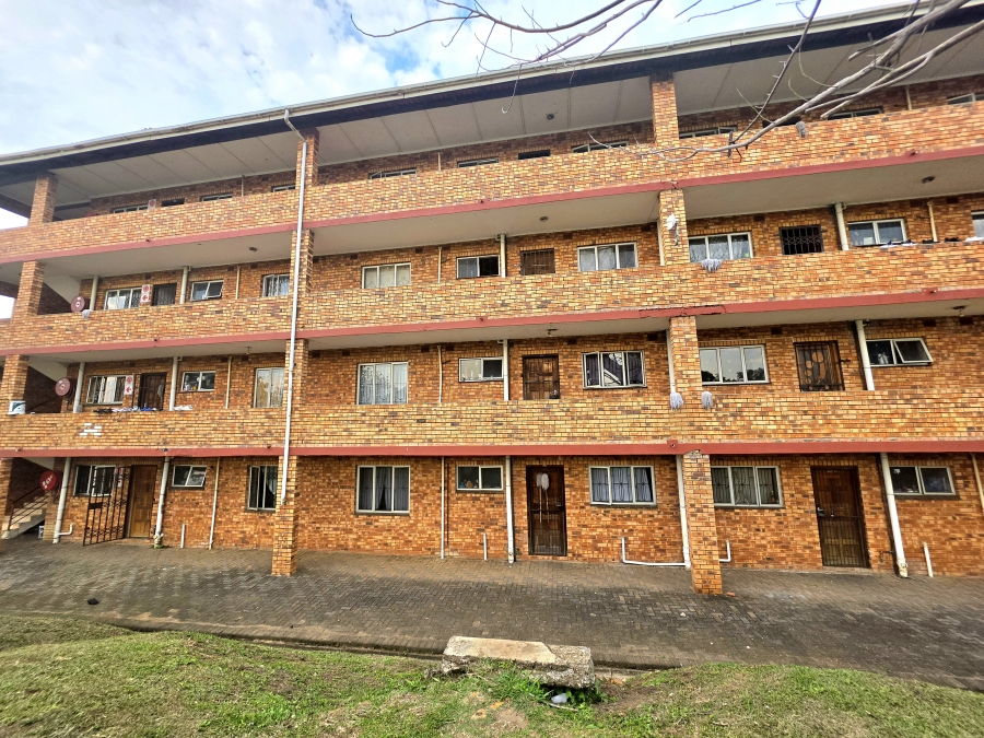 2 Bedroom Property for Sale in Empangeni Central KwaZulu-Natal