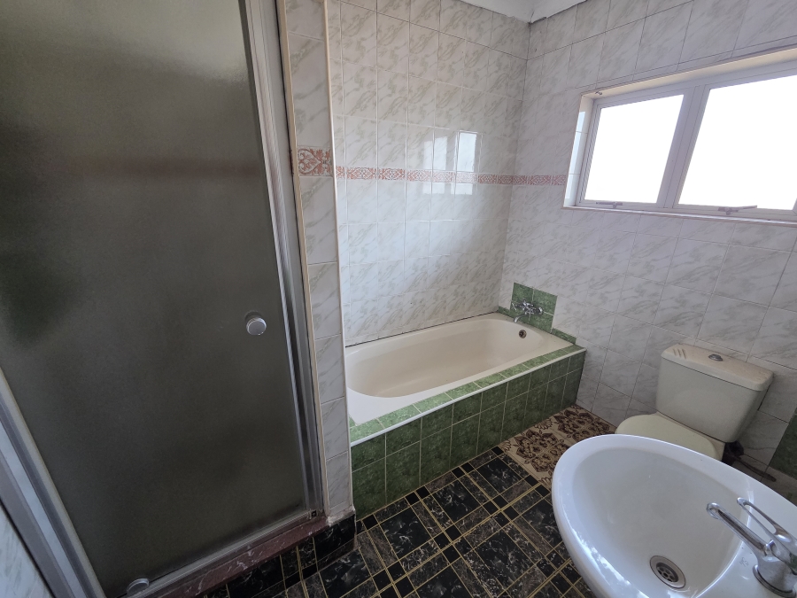 3 Bedroom Property for Sale in Kharwastan KwaZulu-Natal