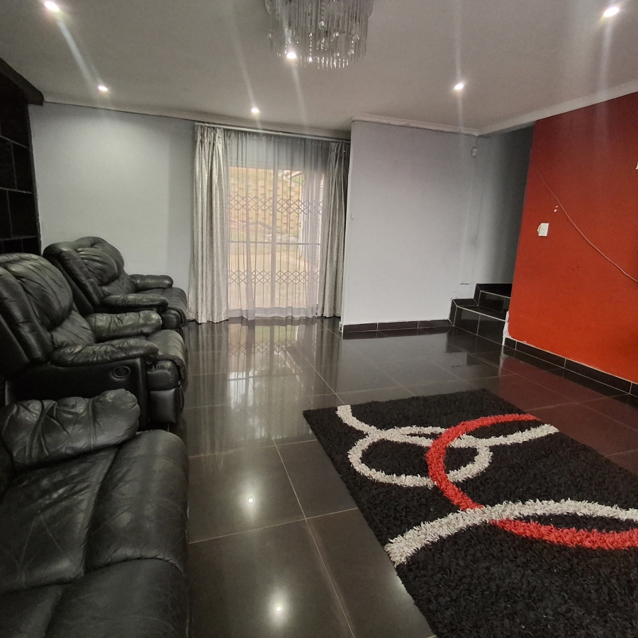 3 Bedroom Property for Sale in Bombay Heights KwaZulu-Natal
