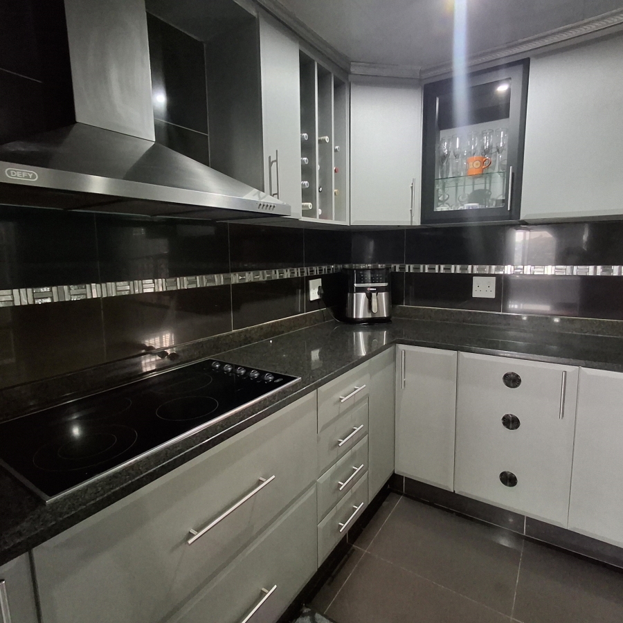 3 Bedroom Property for Sale in Bombay Heights KwaZulu-Natal
