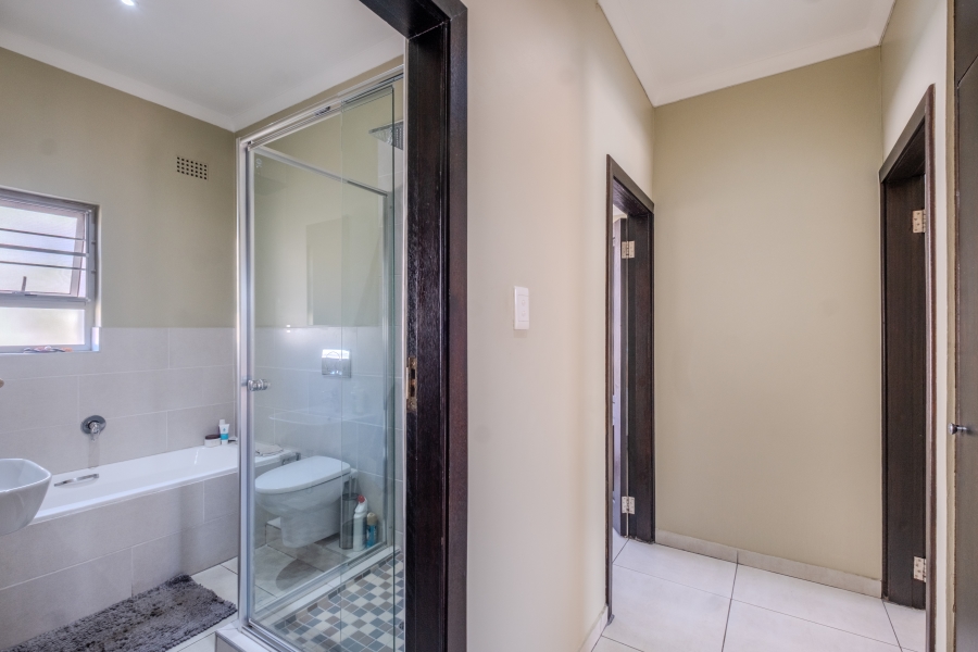 3 Bedroom Property for Sale in Sunningdale KwaZulu-Natal